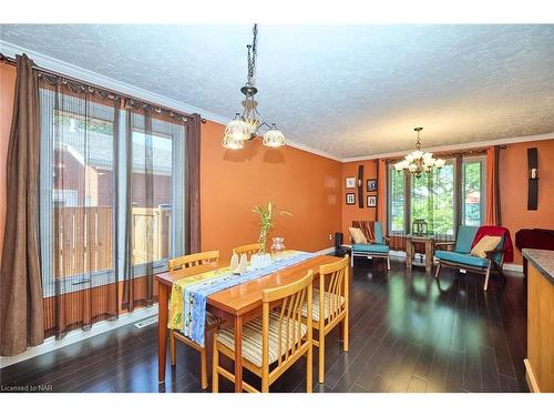 7623 Cavendish Drive, Niagara Falls, ON - Indoor Photo Showing Dining Room