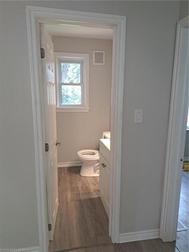 405 Corvette Street, Welland, ON - Indoor Photo Showing Bathroom