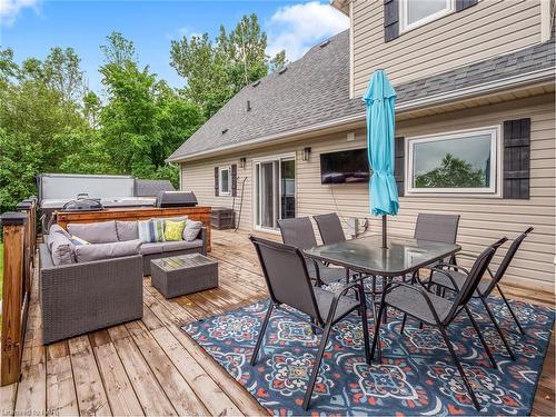 10252 Willoughby Drive, Niagara Falls, ON - Outdoor With Deck Patio Veranda With Exterior