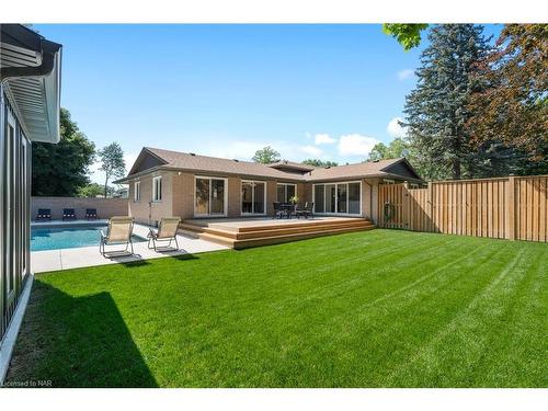 7148 Mccoll Drive, Niagara Falls, ON - Outdoor With Deck Patio Veranda With Backyard With Exterior