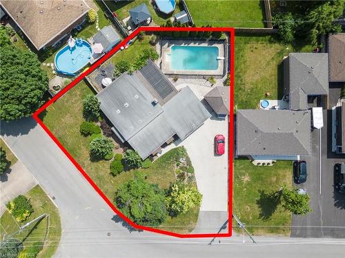 9 Crestcombe Road, St. Catharines, ON - Outdoor With In Ground Pool With View