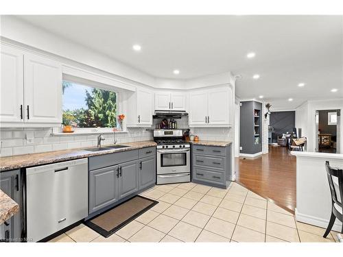 9 Crestcombe Road, St. Catharines, ON - Indoor Photo Showing Kitchen