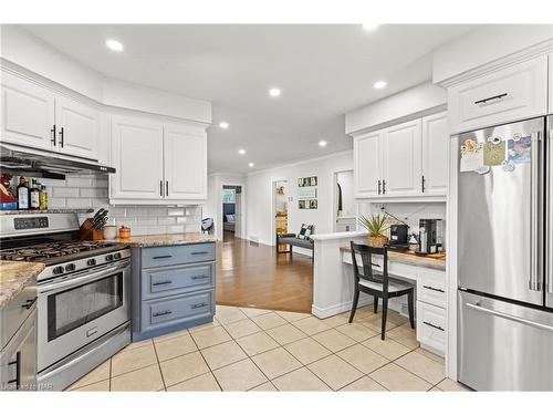 9 Crestcombe Road, St. Catharines, ON - Indoor Photo Showing Kitchen With Upgraded Kitchen