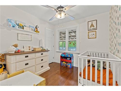 9 Crestcombe Road, St. Catharines, ON - Indoor Photo Showing Bedroom