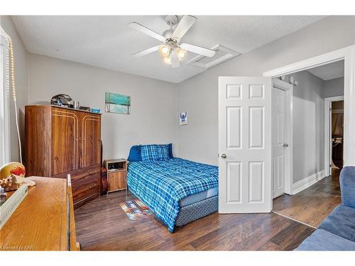 22 Denistoun Street, Welland, ON - Indoor Photo Showing Bedroom