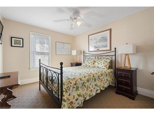 269 Sugarloaf Street, Port Colborne, ON - Indoor Photo Showing Bedroom