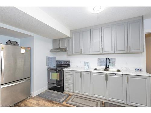 200 Snyders Avenue, Belmont, ON - Indoor Photo Showing Kitchen With Double Sink