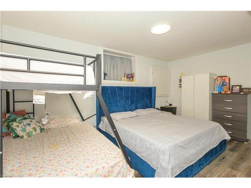 200 Snyders Avenue, Belmont, ON - Indoor Photo Showing Bedroom