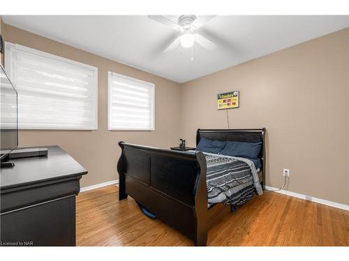 764 Parkdale Avenue, Fort Erie, ON - Indoor Photo Showing Bedroom