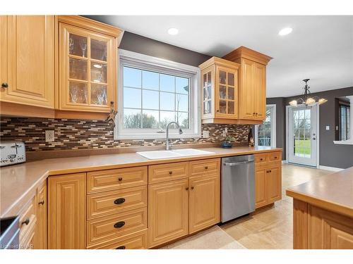 279 Lakeshore Road West Road, Port Colborne, ON - Indoor Photo Showing Kitchen With Double Sink