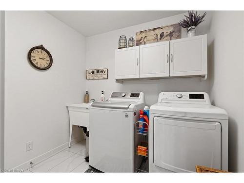 3608 Hibbard St Street, Ridgeway, ON - Indoor Photo Showing Laundry Room