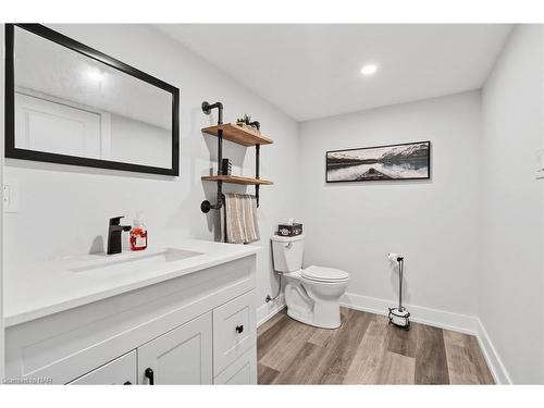 3608 Hibbard St Street, Ridgeway, ON - Indoor Photo Showing Bathroom