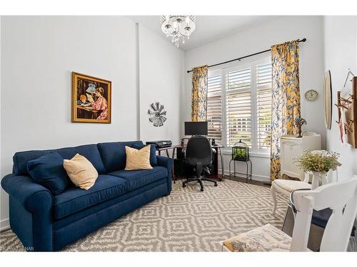 3608 Hibbard St Street, Ridgeway, ON - Indoor Photo Showing Living Room