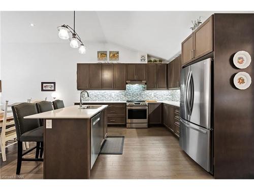 3608 Hibbard St Street, Ridgeway, ON - Indoor Photo Showing Kitchen With Upgraded Kitchen