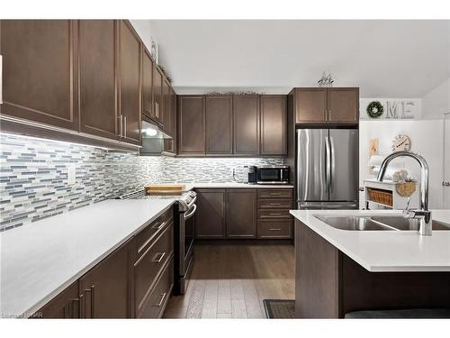 3608 Hibbard St Street, Ridgeway, ON - Indoor Photo Showing Kitchen With Double Sink With Upgraded Kitchen