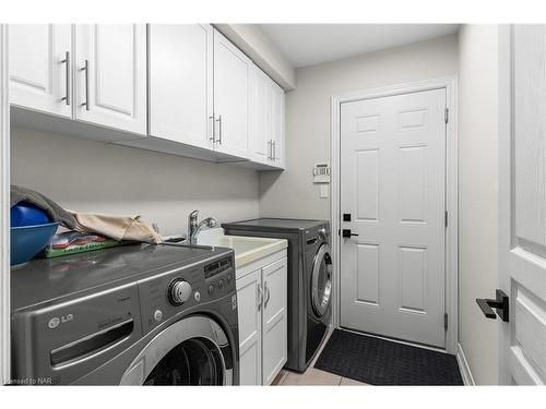 5743 Jake Crescent, Niagara Falls, ON - Indoor Photo Showing Laundry Room