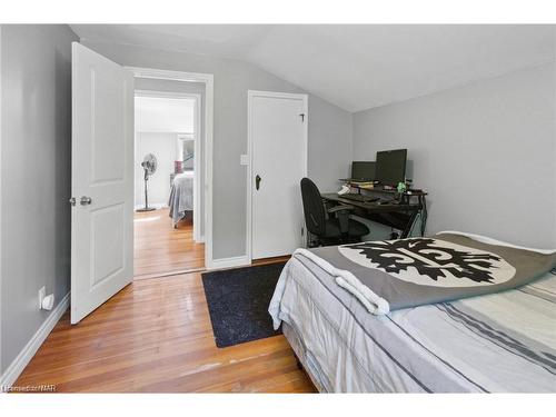 22 Edith Street, St. Catharines, ON - Indoor Photo Showing Bedroom