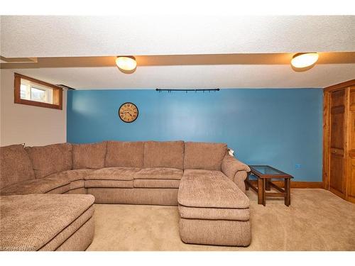570 Lakeside Road, Fort Erie, ON - Indoor Photo Showing Living Room
