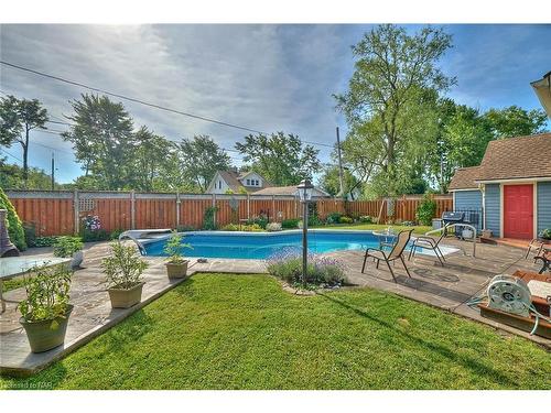 570 Lakeside Road, Fort Erie, ON - Outdoor With In Ground Pool With Backyard