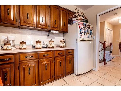 383 Grantham Avenue, St. Catharines, ON - Indoor Photo Showing Kitchen