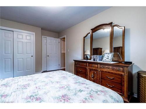 383 Grantham Avenue, St. Catharines, ON - Indoor Photo Showing Bedroom