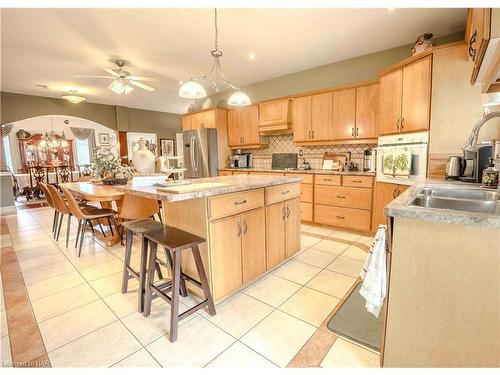 6287 Emma Street, Niagara Falls, ON - Indoor Photo Showing Kitchen With Double Sink