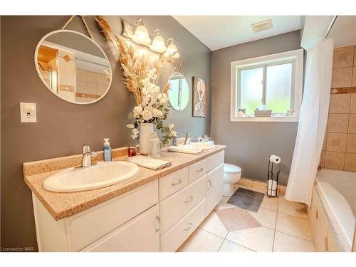 6287 Emma Street, Niagara Falls, ON - Indoor Photo Showing Bathroom