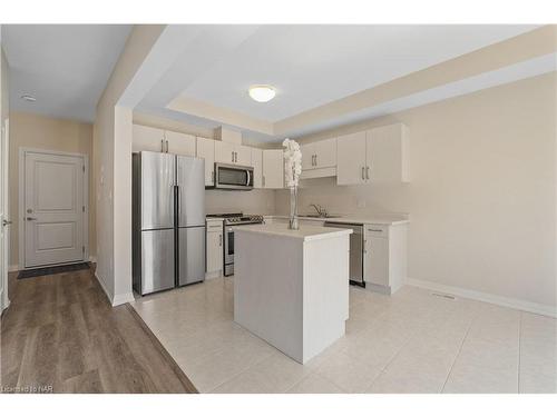 21-4552 Portage Road, Niagara Falls, ON - Indoor Photo Showing Kitchen