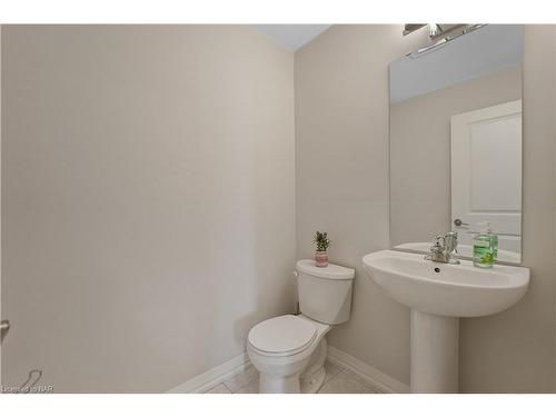 21-4552 Portage Road, Niagara Falls, ON - Indoor Photo Showing Bathroom