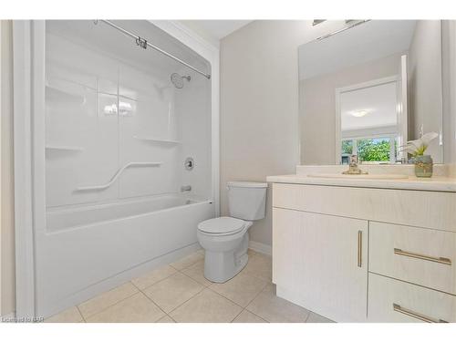 21-4552 Portage Road, Niagara Falls, ON - Indoor Photo Showing Bathroom