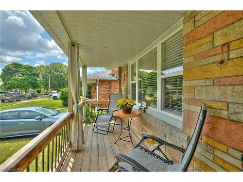 41 Parkdale Drive, Thorold, ON - Outdoor With Deck Patio Veranda With Exterior