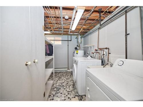 41 Parkdale Drive, Thorold, ON - Indoor Photo Showing Laundry Room