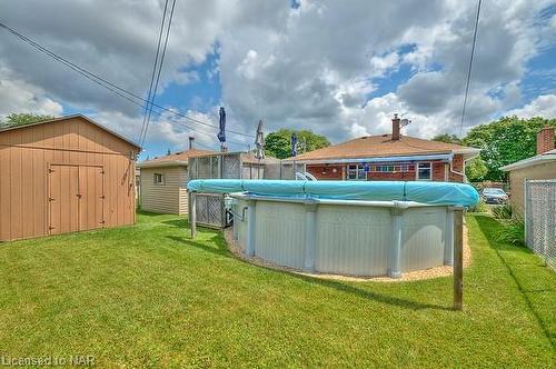 41 Parkdale Drive, Thorold, ON - Outdoor With Above Ground Pool