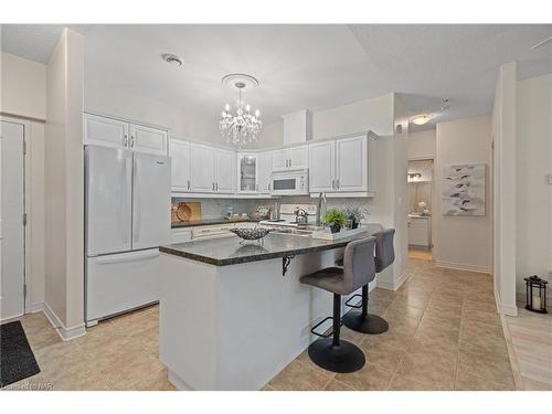 203-2799 St. Paul Avenue, Niagara Falls, ON - Indoor Photo Showing Kitchen With Upgraded Kitchen