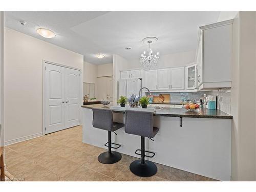 203-2799 St. Paul Avenue, Niagara Falls, ON - Indoor Photo Showing Kitchen With Upgraded Kitchen