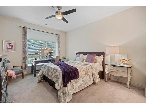 203-2799 St. Paul Avenue, Niagara Falls, ON - Indoor Photo Showing Bedroom