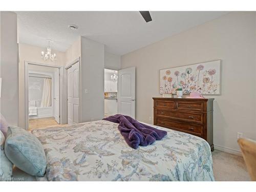 203-2799 St. Paul Avenue, Niagara Falls, ON - Indoor Photo Showing Bedroom