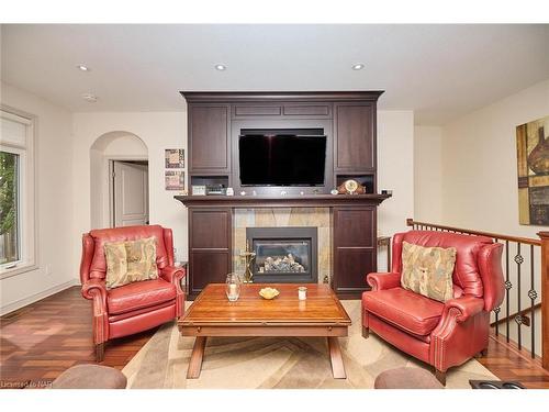 10-6334 Desanka Avenue, Niagara Falls, ON - Indoor Photo Showing Living Room With Fireplace