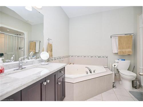 10-6334 Desanka Avenue, Niagara Falls, ON - Indoor Photo Showing Bathroom