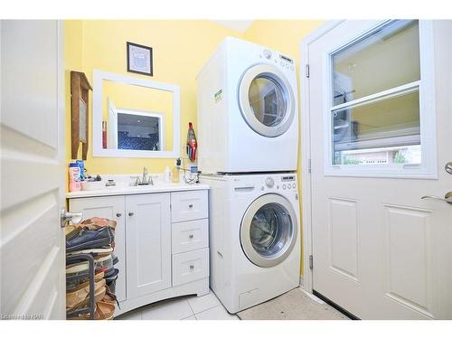 10-6334 Desanka Avenue, Niagara Falls, ON - Indoor Photo Showing Laundry Room