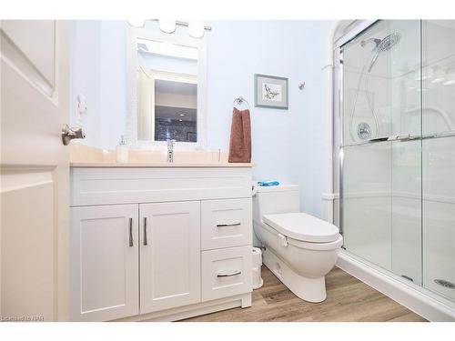 10-6334 Desanka Avenue, Niagara Falls, ON - Indoor Photo Showing Bathroom