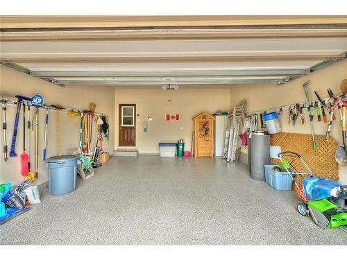 10-6334 Desanka Avenue, Niagara Falls, ON - Indoor Photo Showing Garage