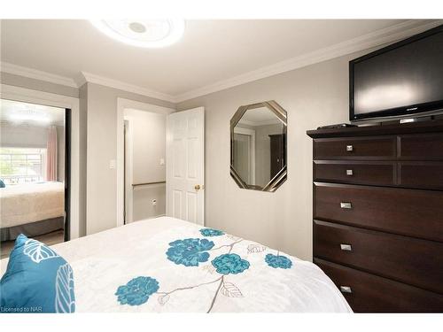 93 Dunvegan Road, St. Catharines, ON - Indoor Photo Showing Bedroom