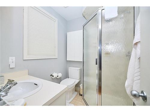 13 Oak Drive, Niagara-On-The-Lake, ON - Indoor Photo Showing Bathroom