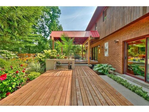 13 Oak Drive, Niagara-On-The-Lake, ON - Outdoor With Deck Patio Veranda With Exterior