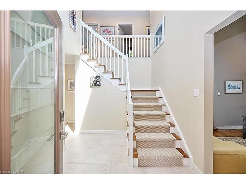 13 Oak Drive, Niagara-On-The-Lake, ON - Indoor Photo Showing Other Room