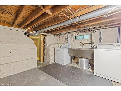 194 Russell Avenue, St. Catharines, ON - Indoor Photo Showing Laundry Room