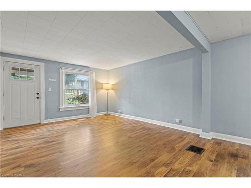 194 Russell Avenue, St. Catharines, ON - Indoor Photo Showing Other Room