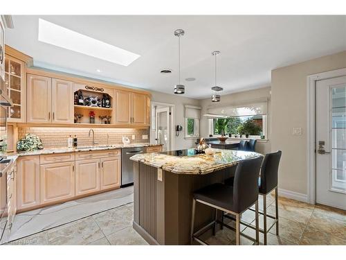 181 Lakeshore Road, St. Catharines, ON - Indoor Photo Showing Kitchen With Upgraded Kitchen