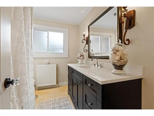 181 Lakeshore Road, St. Catharines, ON - Indoor Photo Showing Bathroom